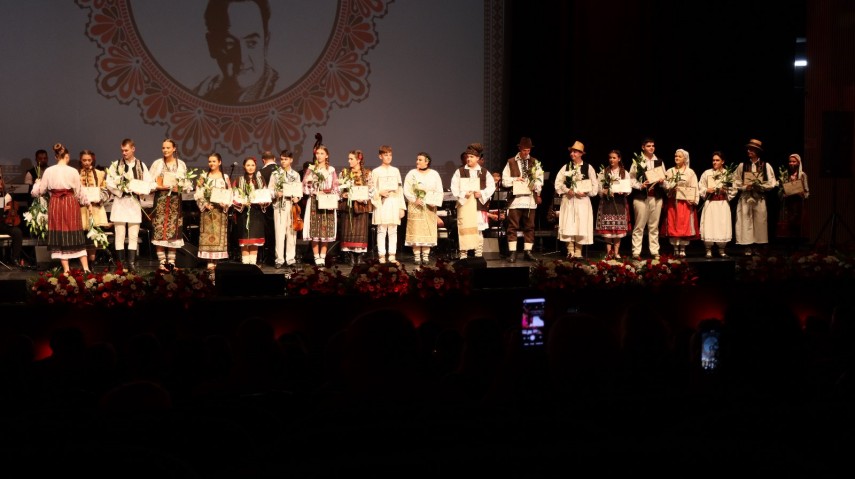 festivalul dan moisescu si a desemnat laureatii trofeul festivalului a fost castigat de un tanar din judetul galati galerie foto p 68e8e1ee3e9e5