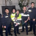 fetita de 3 ani gasita singura pe strada in braila returnata in siguranta familiei dupa interventia politiei 68f4d9e9472cc