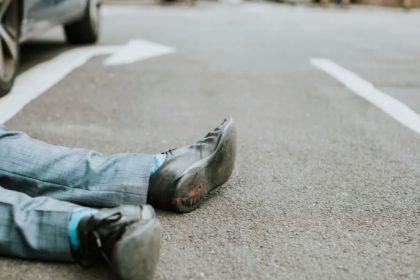 fiul unui fost procuror un adolescent de doar 17 ani si a pierdut viata dupa ce a fost lovit mortal de o autospeciala de politie 68ea5bf86a67b
