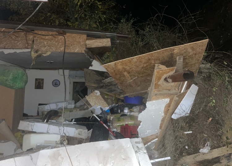 foto mal de pamant prabusit peste o locuinta in judetul tulcea mai multe persoane evacuate 6902d8838f238