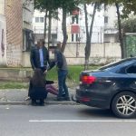 foto trafic ingreunat pe mircea cel batran din cauza unui barbat care a cazut pe strada vezi ce s a intamplat 68e90cd038ed7