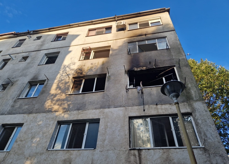fotovideo cum arata blocul de pe badea cartan unde s a produs incendiul cauza focului si ce spun vecinii 68e8b4468efb3