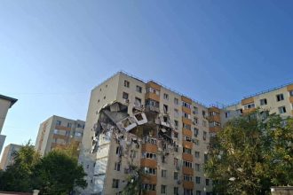 galerie fotovideo explozie puternica intr un bloc din rahova in bucuresti trei morti si zeci de persoane ranite au fost activate planurile rosu si alb 68f21c7ccf5d3