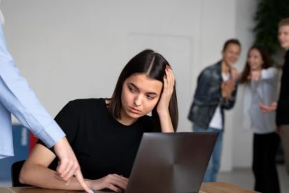 hartuirea la locul de munca un fenomen tot mai des intalnit ce obligatii au angajatorii si ce pot face angajatii abuzati 6900231847630