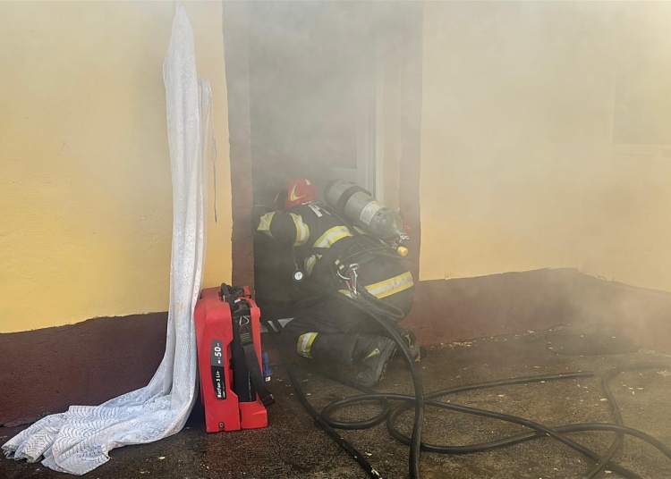 incendiu la o locuinta din municipiul tulcea 68dd50227c822