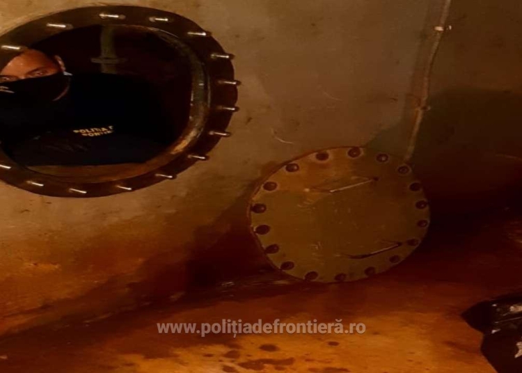 interpol cere extradarea unui comandant de nava contrabandist condamnat la inchisoare cu executare in constanta 68dc512d9ec2e