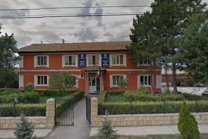 locuitorii din satul dropia se plang de lipsa iluminatului stradal cum raspunde primarul gheorghe grosu 690333bdee7dd