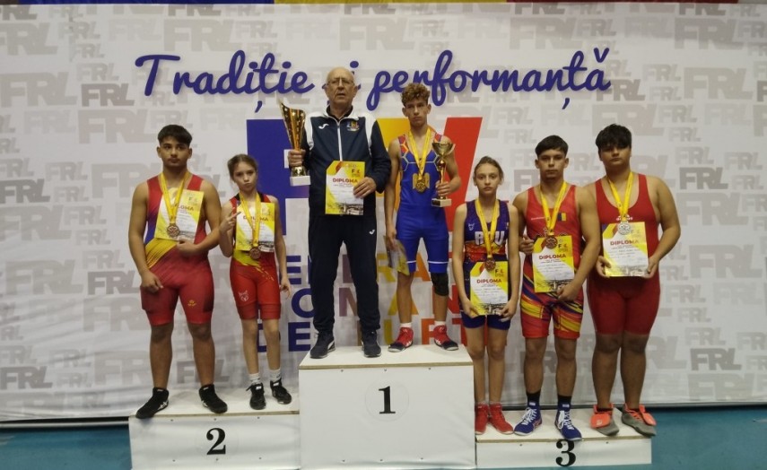luptatorii under 15 pe podium la cupa romaniei si la campionatul national galerie foto 69007e8cb9d44