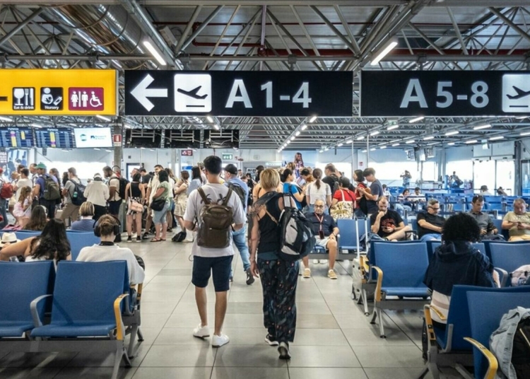 mae atentionare de calatorie pentru italia personalul aeroporturilor internationale din roma va fi luni in greva 68e935ec8b305
