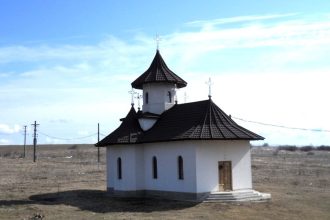 manastirea dumbraveni si consiliul local au facut pace intr un litigiu care avea ca miza 10 hectare de teren 690168e24c4a1