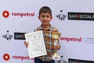 mircea adochiei pe primul loc la sah in scoala cu ocazia zilei mondiale a educatiei 68e6567d5597d