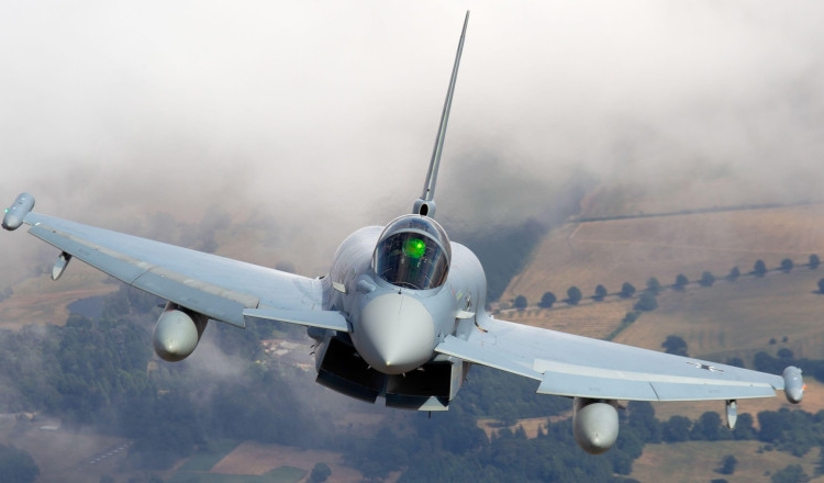misiune cu avioane nato si sua in apropierea granitei cu rusia cele doua avioane au trecut si prin romania 68ea5fa6c46bd