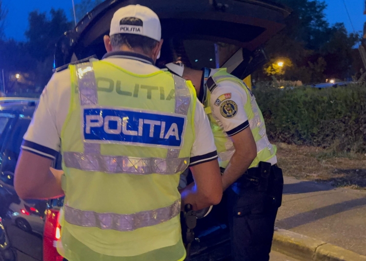 noapte agitata pentru politisti soferi beti si fara permis opriti in trafic 68ee170d638cd