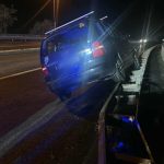 O mașină a trecut peste parapet pe Podul IPMC. 9 o masina a incalecat parapetul pe podul ipmc 68ffcab2a4b65
