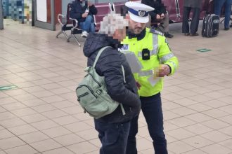 politistii de la transporturi au facut controale in gara constanta si in trenuri 68f6086e2197d