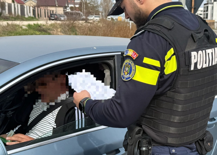 politistii rutieri au desfasurat actiuni preventive impreuna cu cei de la locala 68ff4c21408e9