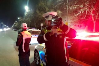politistii rutieri au stat cu radarele pe soferi vitezomanii au fost trasi pe dreapta si amendati 68e4e13cb56b1