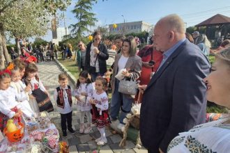 primarul cristian cirjaliu prezent la targul toamnei 68fa48ebd990a