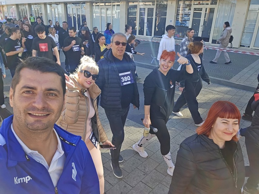 primarul vergil chitac dar si oaspeti de la sulmona printre participantii la crosul ovidio running constanta galerie foto 68fcea2ff0916