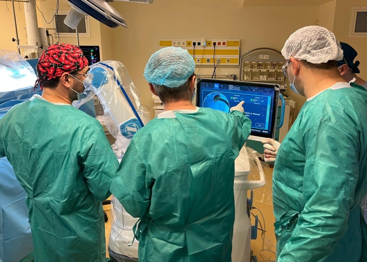 primele proteze de sold implantate robotic la spitalul judetean constanta 68ecb1cd053ed
