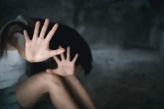 procurorii au finalizat cercetarile in dosarul in care o fetita era agresata sexual de bunicul vitreg sub pretextul ca o invata alfabetul 68e04480c5ccd