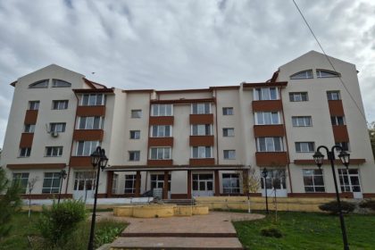 programul de renovare energetica a blocurilor din mihail kogalniceanu avanseaza lucrarile au ajuns si la 90 6901504e335d5