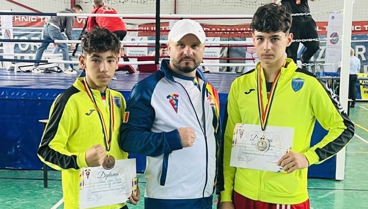 pugilistii de la cs navodari pe podium la nationalele de juniori galerie foto 68f4e2ad84fe1