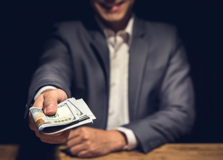 revoltator in timp ce guvernul strange cureaua tot mai mult anre asf si ancom au acordat prime de zeci de milioane 68ffd2e83f0fd