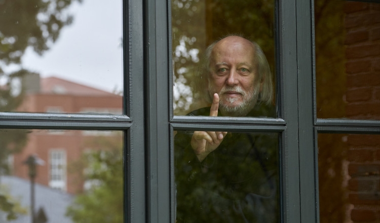 scriitorul maghiar laszlo krasznahorkai a castigat premiul nobel pentru literatura in 2025 68e7a40bb2b7d