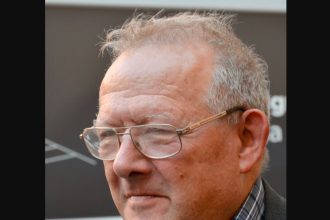 se va decerna titlul doctor honoris causa istoricului si publicistului polonez adam michnik 68ef47095a929
