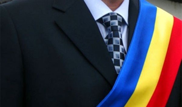 senatorul psd felix stroe ilie bolojan are conduita unui baron local care taie si spanzura 68e934c798176