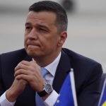 Sorin Grindeanu a solicitat premierului Ilie Bolojan să renunțe la candidatura Oanei Gheorghiu pentru postul de vicepremier. 9 sorin grindeanu i a cerut premierului ilie bolojan sa retraga propunerea oanei gheorghiu pentru functia de vicepremier 6901cb0abf418