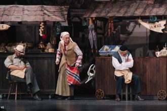 spectacolul take ianke si cadir de victor ion popa revine pe scena teatrului jean bart din tulcea 68ee7ea64fb98