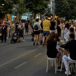 toamna isi lasa culorile pe bulevardul tomis care devine din nou pietonal 68e8e3ceea307