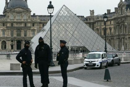 un al treilea suspect a fost retinut in cazul jafului de la muzeul luvru 690320fbbb8d8