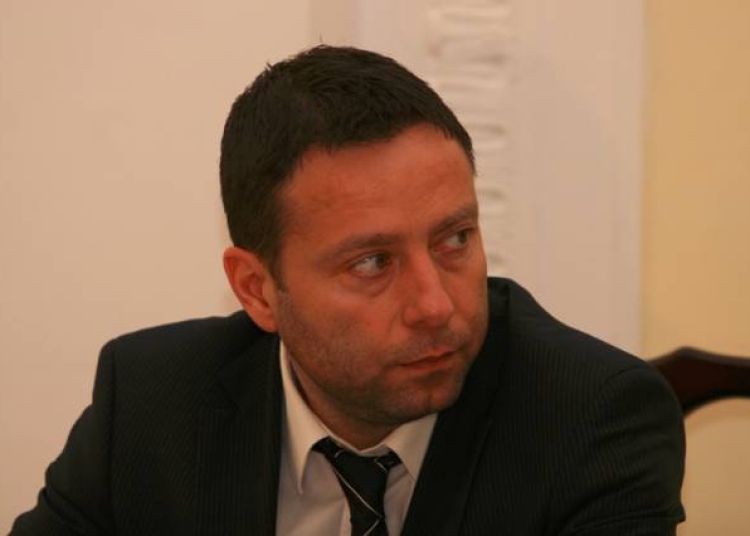 un fost consilier al lui radu mazare a inceput lucrarile pentru construirea unui nou bloc pe strada oborului 6902b5d768e7e