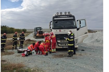 update a decedat accident rutier urmat de incendiu in satu nou o basculanta a agatat firele electrice o persoana este inconstienta 68f0b13481869