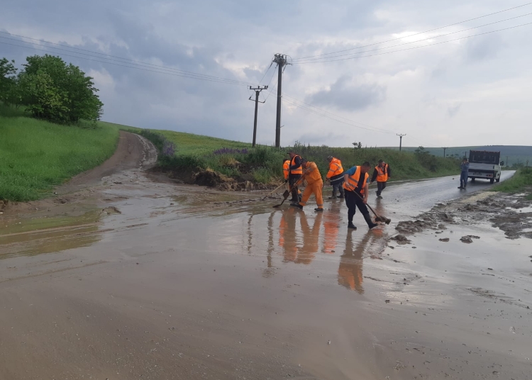 video cod rosu de ploi situatia drumurilor din judetul constanta vezi unde sunt probleme 68e629e10f767