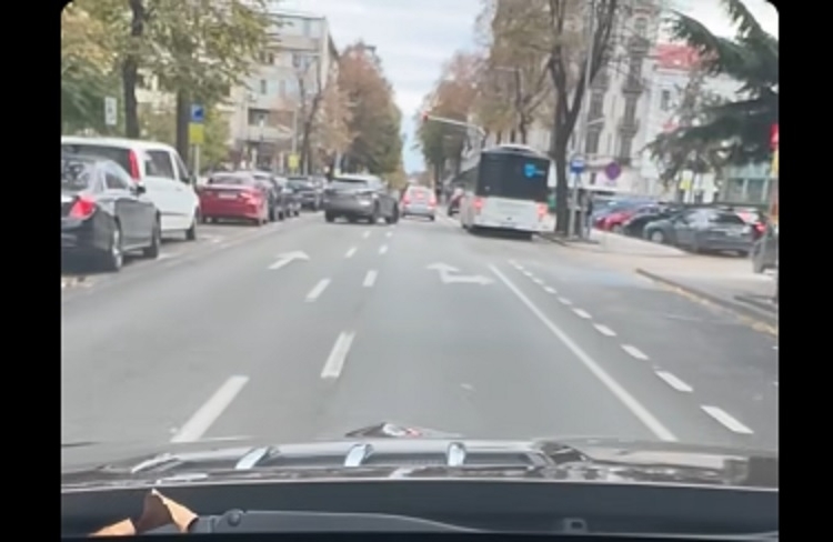 video felicia ovanesian arata cu degetul spre benzile suprapuse de pe tomis ipj reactioneaza nu au fost accidente cu victime 6901e454bc871