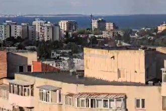 video incendiu puternic la o cladire dezafectata din tomis nord 68ebdb356d6ca