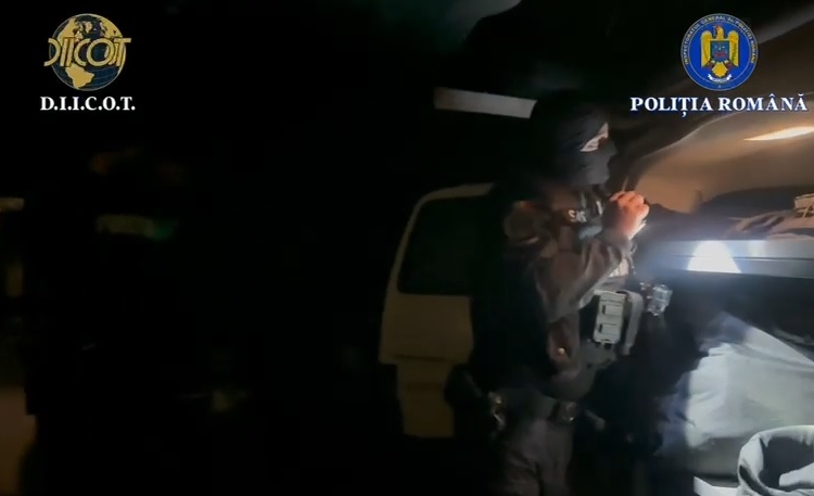 video perchezitii diicot in constanta si alte 9 judete retea care falsifica acte de identitate permise si diplome destructurata 68e75fea8a8f4