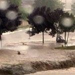 video update persoana a fost salvata masina luata de viitura intre tepes voda si nicolae balcescu o persoana blocata pe capota autoturismului 68e61143c1ffe