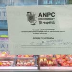 Protecția Consumatorilor a închis un magazin din Tomis III din cauza descoperirii de insecte vii și condiții de igienă precare. 9 videofoto protectia consumatorilor a inchis un magazin din tomis iii comisarii au descoperit insecte vii si mizerie 6901123f41a12