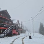 zapada si vant puternic la munte traseele turistice din bucegi baiului si ciucas au fost inchise temporar din cauza vremii 68dea07682747