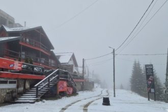 zapada si vant puternic la munte traseele turistice din bucegi baiului si ciucas au fost inchise temporar din cauza vremii 68dea07682747