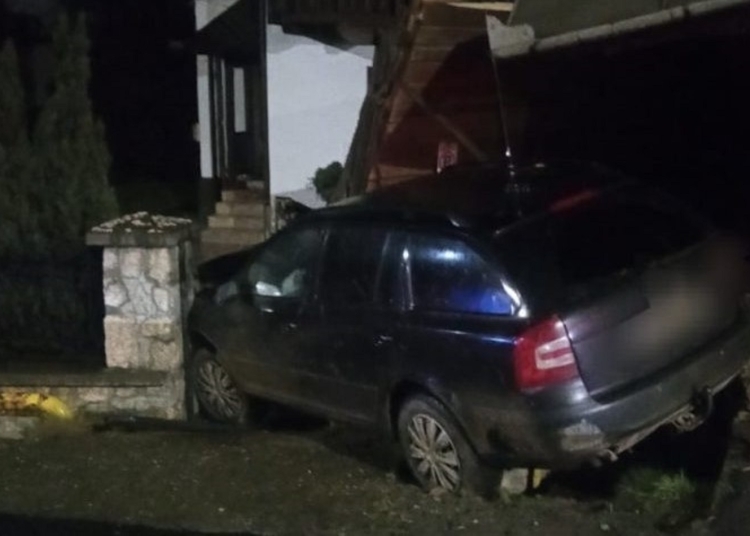 accident la un pas de tragedie la medgidia un autoturism a lovit o instalatie de gaze au fost asigurate masuri psi 6925f4e9c9123