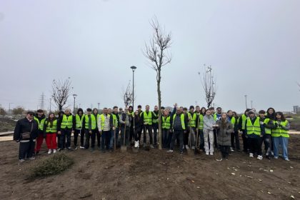 actiune de plantare in parcul perdeaua verde de ziua dobrogei 69175cf9d74a5