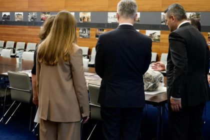 ambasadorului federatiei ruse la bucuresti i au fost prezentate fragmentele de drona gasite in judetul tulcea 69185b76e224e