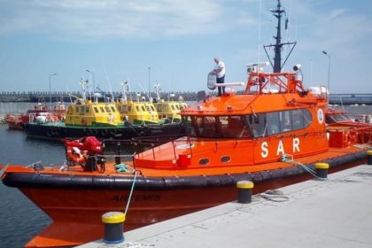arsvom a intervenit pentru preluarea unui pasager bolnav de pe o nava aflata in rada portului constanta 69145e9693fab