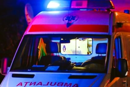 atentie in trafic ambulanta are prioritate dar nu cu orice pret soferii pot fi sanctionati daca incalca legea 690d2dc67eab5